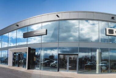 CUPRA otevřela nový showroom u Prahy. Garage Tuchoměřice nabídne prodej i servis