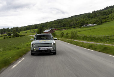 Kia EV2 v norském testu ujela více, než na co měla baterie stačit. Není divu, že klání vyhrála