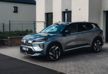 Mitsubishi uvádí elektrický Eclipse Cross. Větší baterie má 87 kWh a dojezd přes 600 km