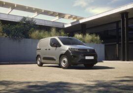 Peugeot Partner slaví 30 let. Nová verze Active míří na praktičtější práci v dodávce
