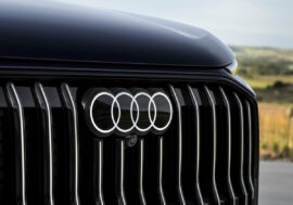 Audi představuje největší SUV své historie. Nové Q9 nabídne sedm míst, automatické dveře a diesel V6