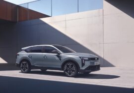 Dacia Striker rozšíří nabídku v segmentu C. Kombinuje SUV, kombi a limuzínu