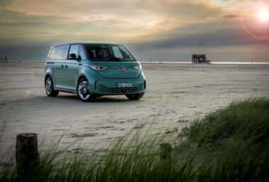 Volkswagen ID. Buzz dostal paket pro přespání. Elektrický Bulli zvládne víkend pro dva