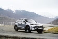 BAIC X7 sází na bohatou výbavu bez příplatků. Rodinné SUV má 130 kW a masážní sedadla