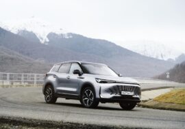 BAIC X7 sází na bohatou výbavu bez příplatků. Rodinné SUV má 130 kW a masážní sedadla
