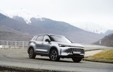 BAIC X7 sází na bohatou výbavu bez příplatků. Rodinné SUV má 130 kW a masážní sedadla