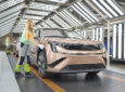 Škoda zvládne na jedné lince tři elektromobily i Octavii. Kvůli Peaqu ji ale musela výrazně upravit