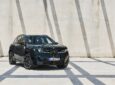 BMW iX3 M60 xDrive má 612 koní a dojezd přes 750 km