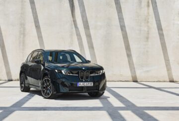 BMW iX3 M60 xDrive má 612 koní a dojezd přes 750 km