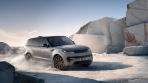 Range Rover Sport je poprvé elektrický. Nabízí 550 koní a dojezd 609 km