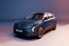 Renault Scenic E-Tech dostává baterii 89 kWh. Dojezd roste na 642 km
