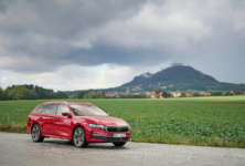 Škoda Octavia dostává full-hybrid. Nabídne dvě výkonové verze a nepotřebuje zásuvku