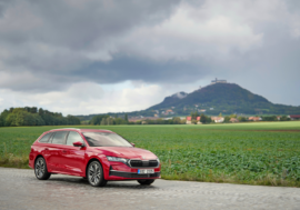 Škoda Octavia dostává full-hybrid. Nabídne dvě výkonové verze a nepotřebuje zásuvku